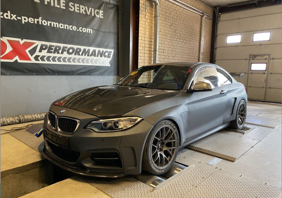 BMW M235i赛车