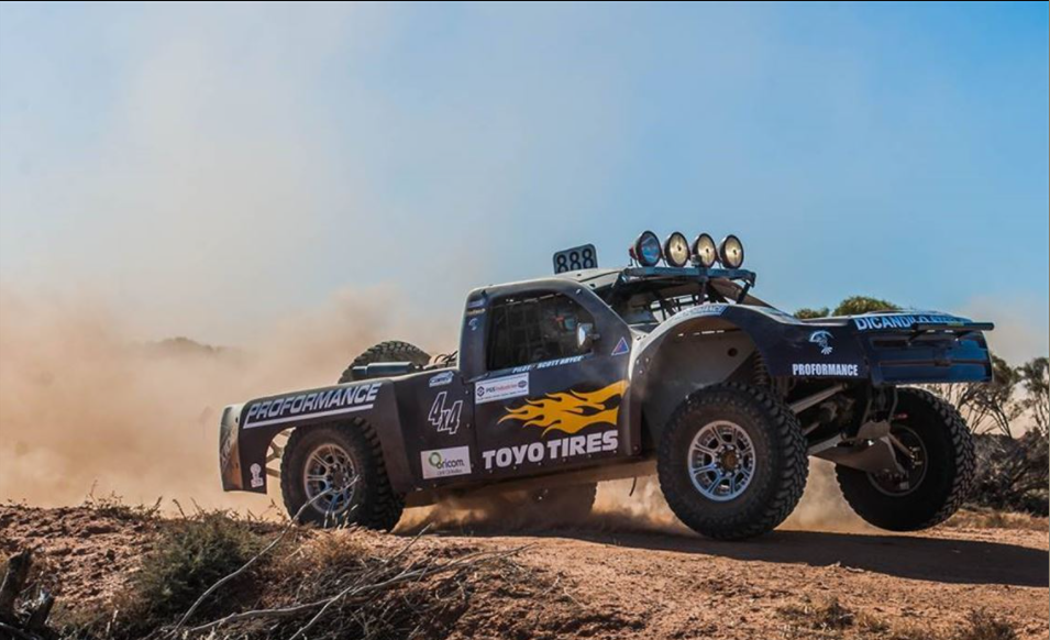 4X4 Desert Racing Trophy Truck - Mid Mounted V8 IRS IFS