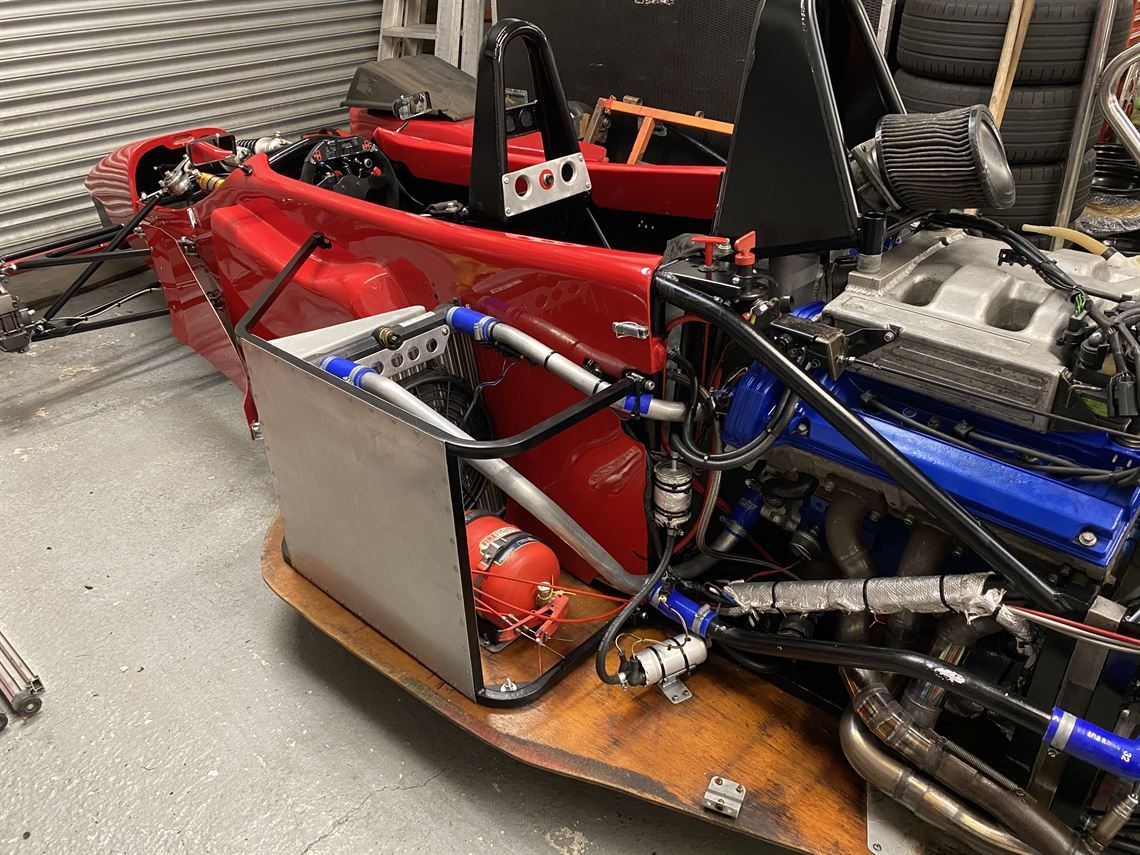 两座方程式赛车