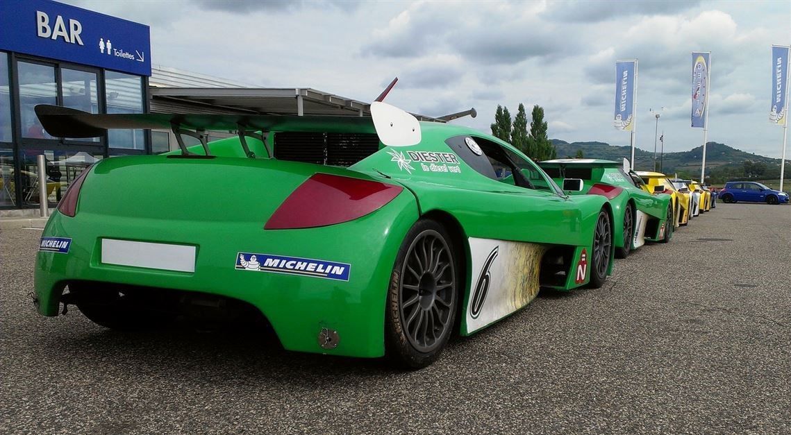 出售很多RC Cup赛车