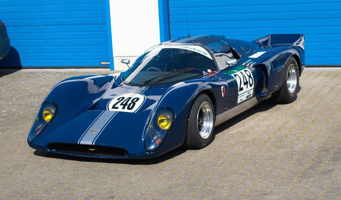 Chevron B16
