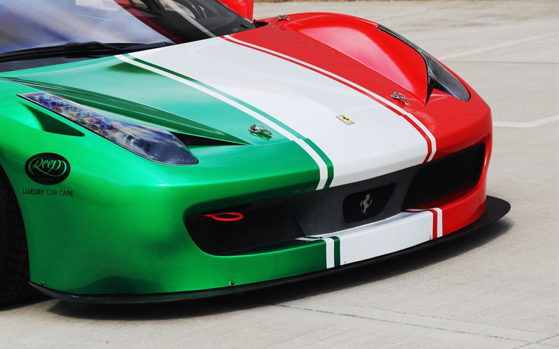 法拉利458 Challenge赛车，刚刚进行了维护保养