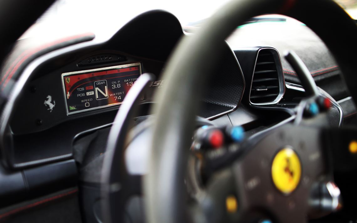 法拉利458 Challenge赛车，刚刚进行了维护保养