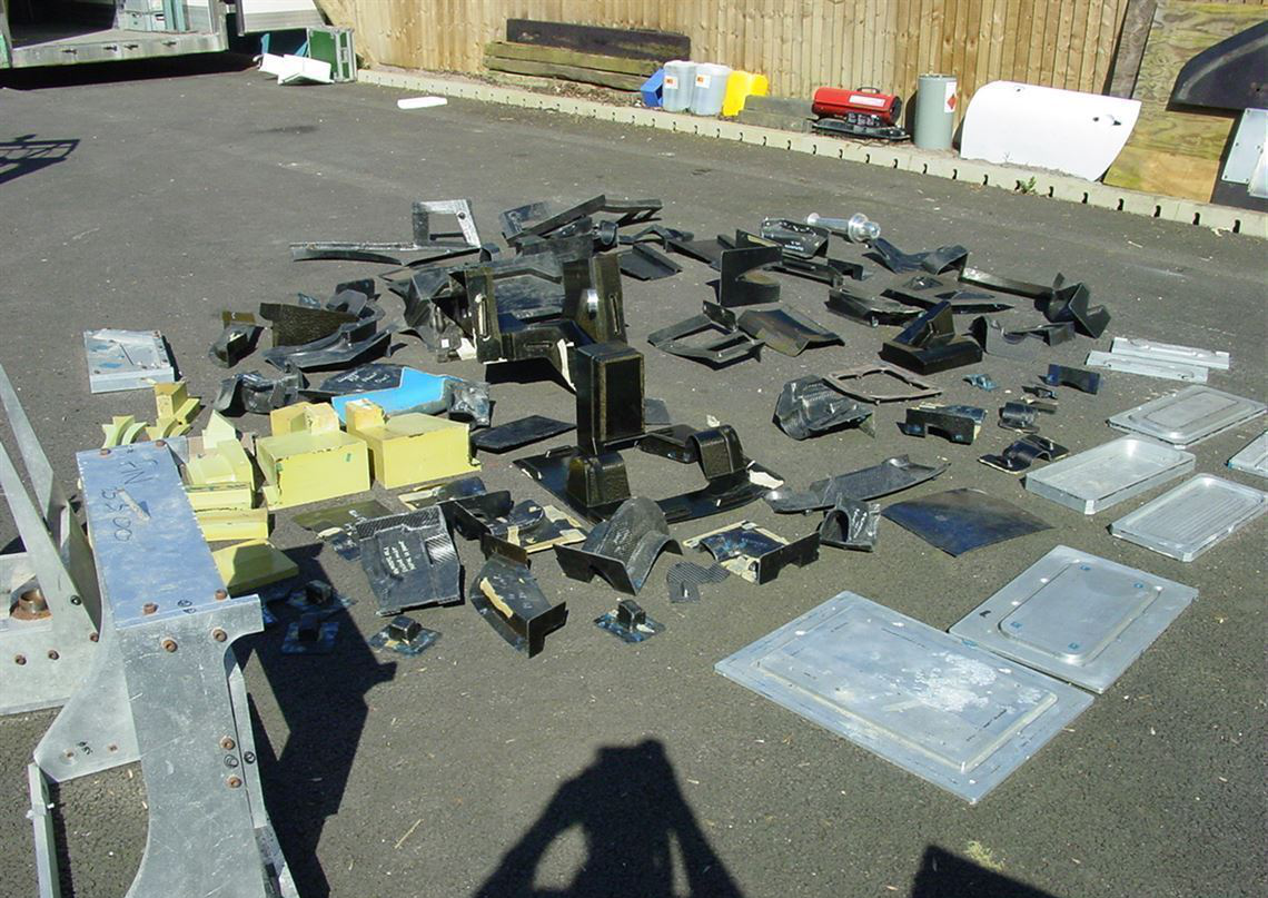 2001 Reynard 01Q 底盘编号#002 LMP675