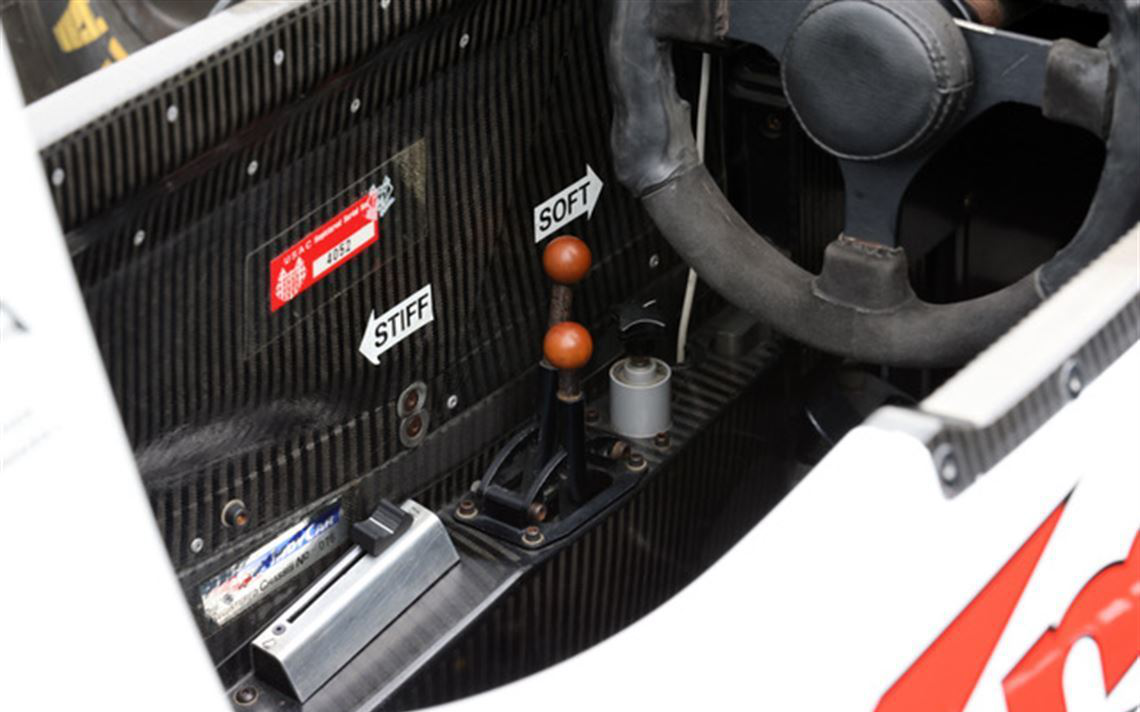 Lola IndyCar, 原厂底盘