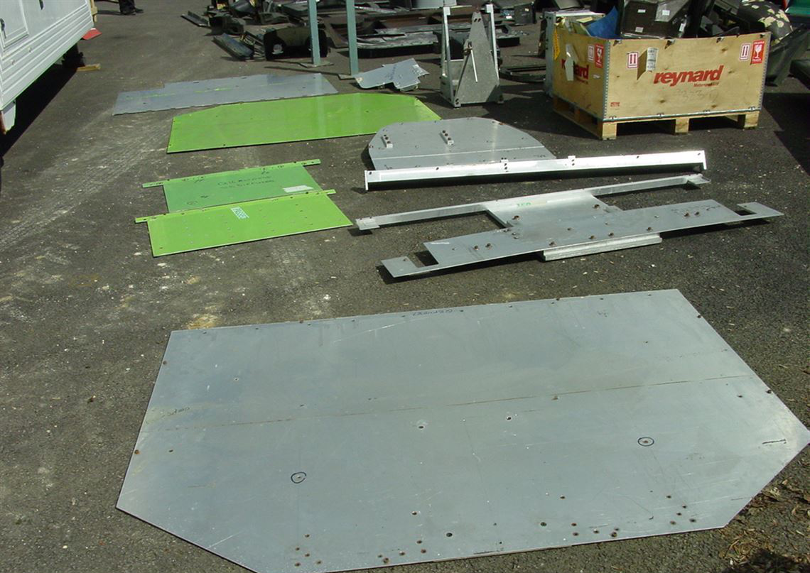 2001 Reynard 01Q 底盘编号#002 LMP675