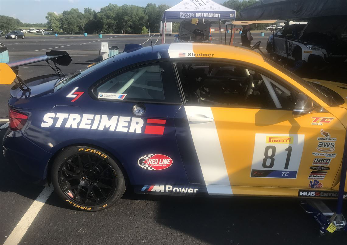 宝马M240iR原厂赛车