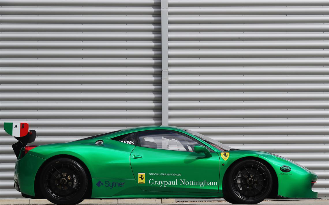 法拉利458 Challenge赛车，刚刚进行了维护保养