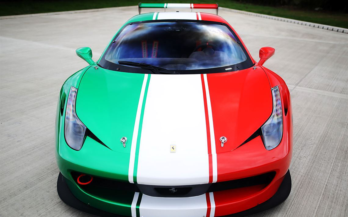 法拉利458 Challenge赛车，刚刚进行了维护保养