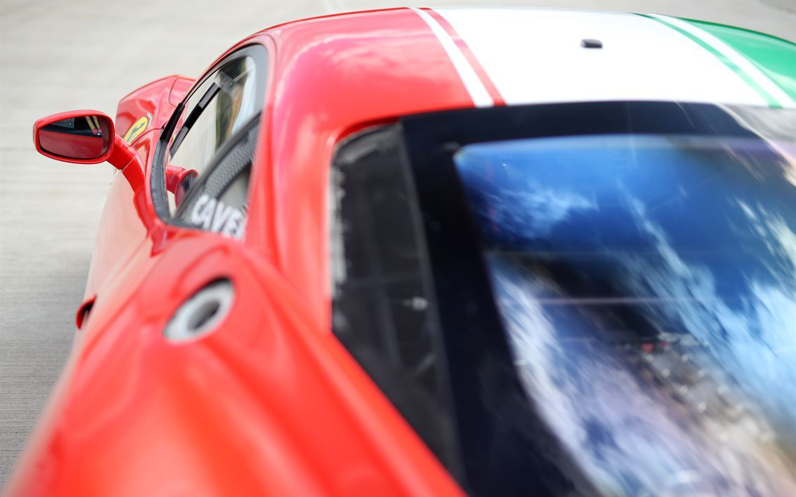 法拉利458 Challenge赛车，刚刚进行了维护保养
