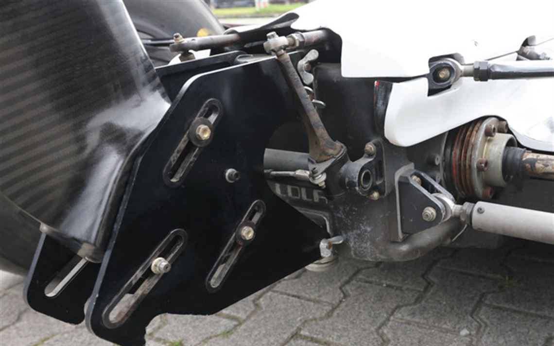 Lola IndyCar, 原厂底盘