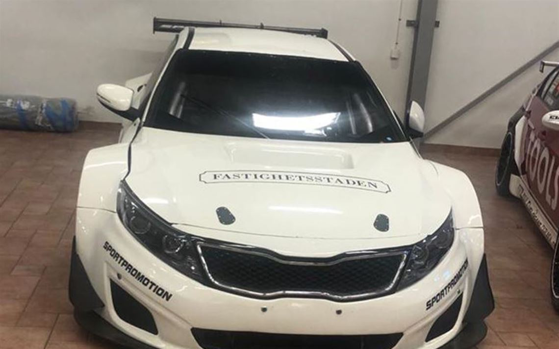 Solution F Silhouette