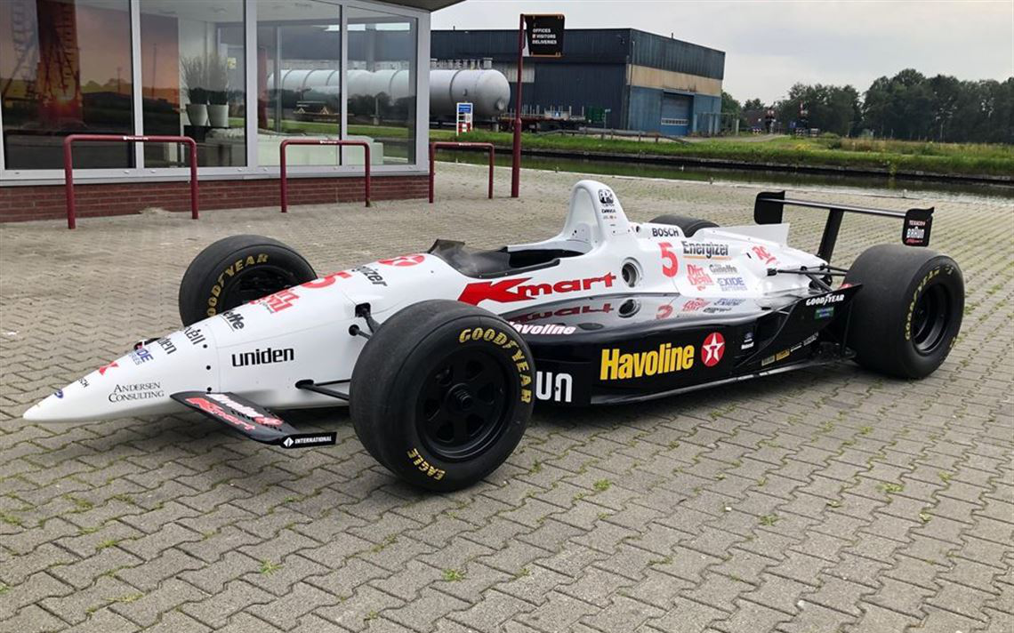 Lola IndyCar, 原厂底盘