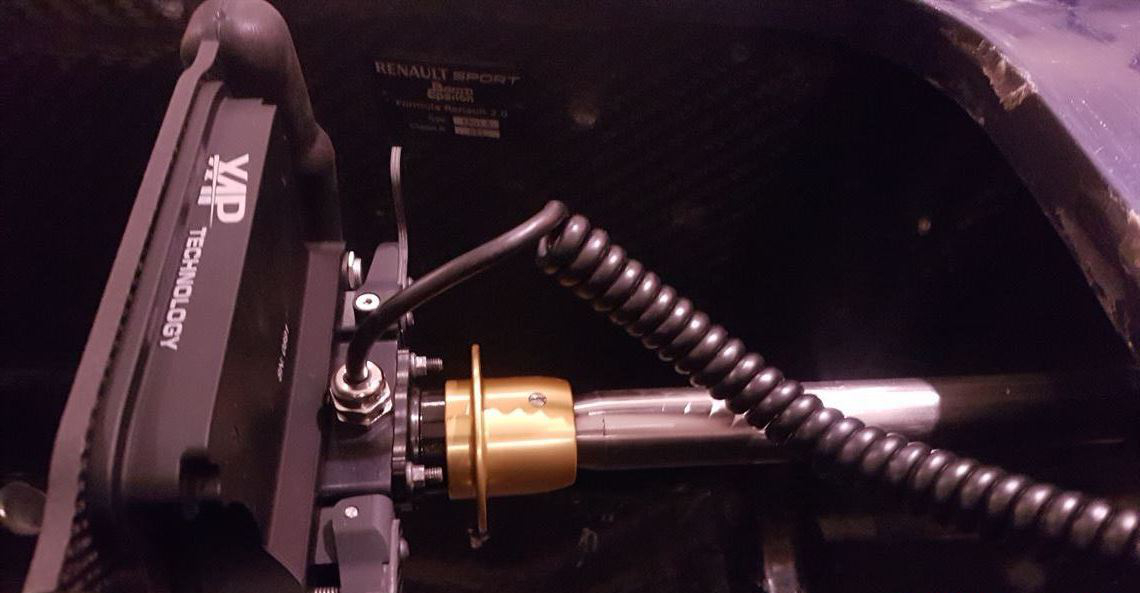 赛车模拟器，基于科维亚特雷诺方程式赛车底盘打造