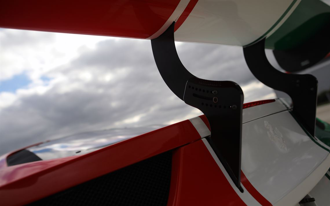 法拉利458 Challenge赛车，刚刚进行了维护保养