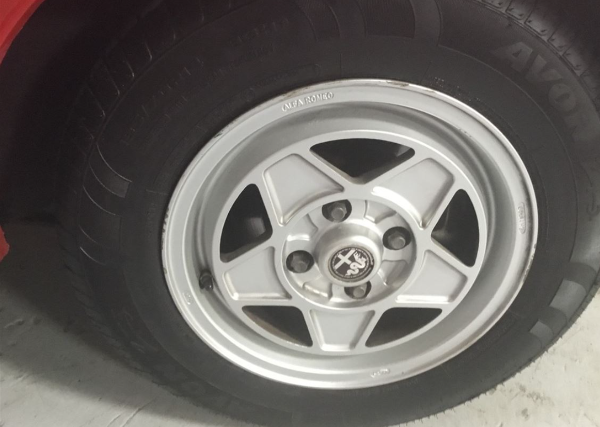 阿尔法罗密欧2.0L SPIDER VELOCE 1985 LHD