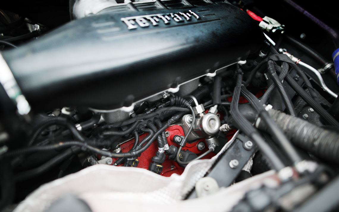 法拉利458 Challenge赛车，刚刚进行了维护保养