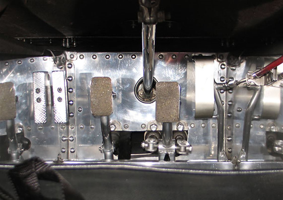 Chinook F5000 Chassis #01. - BOSS 302 Power