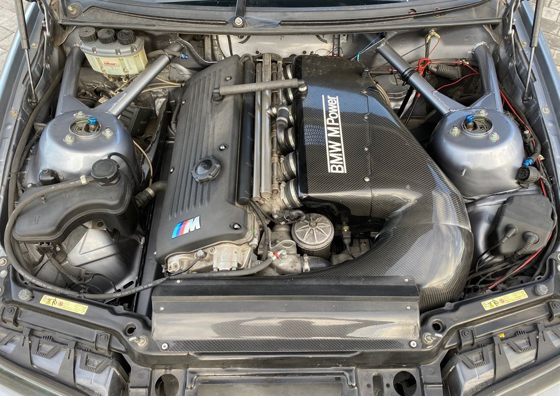 بي إم دبليو E46 M3