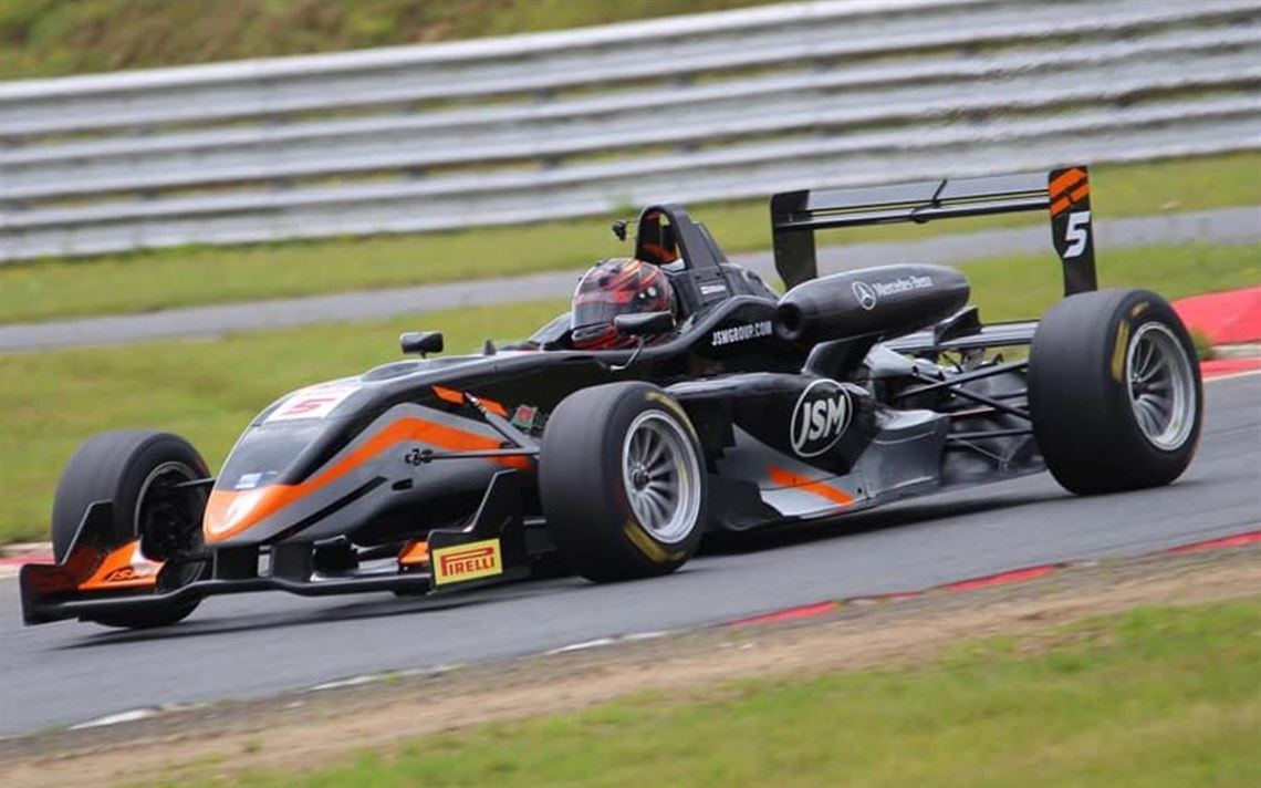 Dallara F308/11 HWA Mercedes-Benz