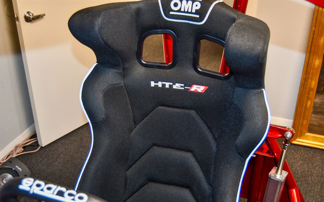 SIMCRAFT APEX 4 PRO赛车模拟器