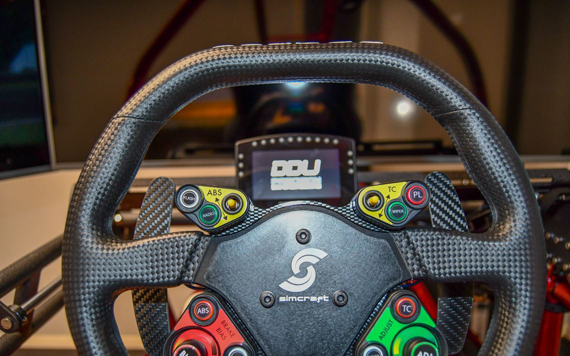 SIMCRAFT APEX 4 PRO赛车模拟器