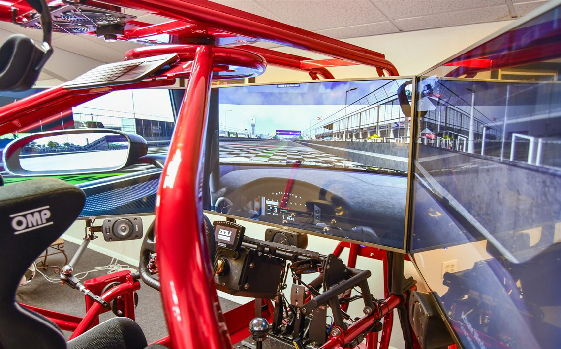 SIMCRAFT APEX 4 PRO赛车模拟器