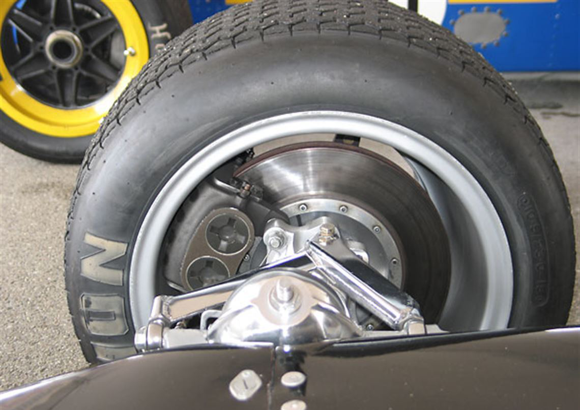 Chinook F5000 Chassis #01. - BOSS 302 Power