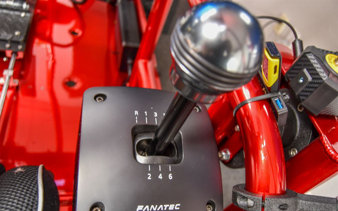 SIMCRAFT APEX 4 PRO赛车模拟器