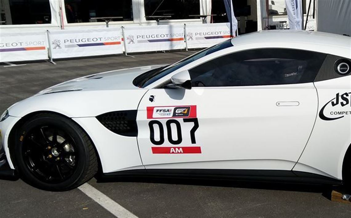 阿斯顿马丁Vantage GT4