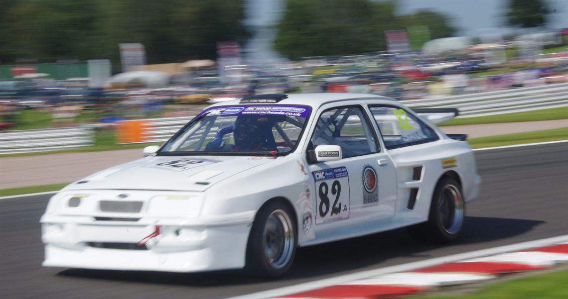 Sierra Cosworth 3门