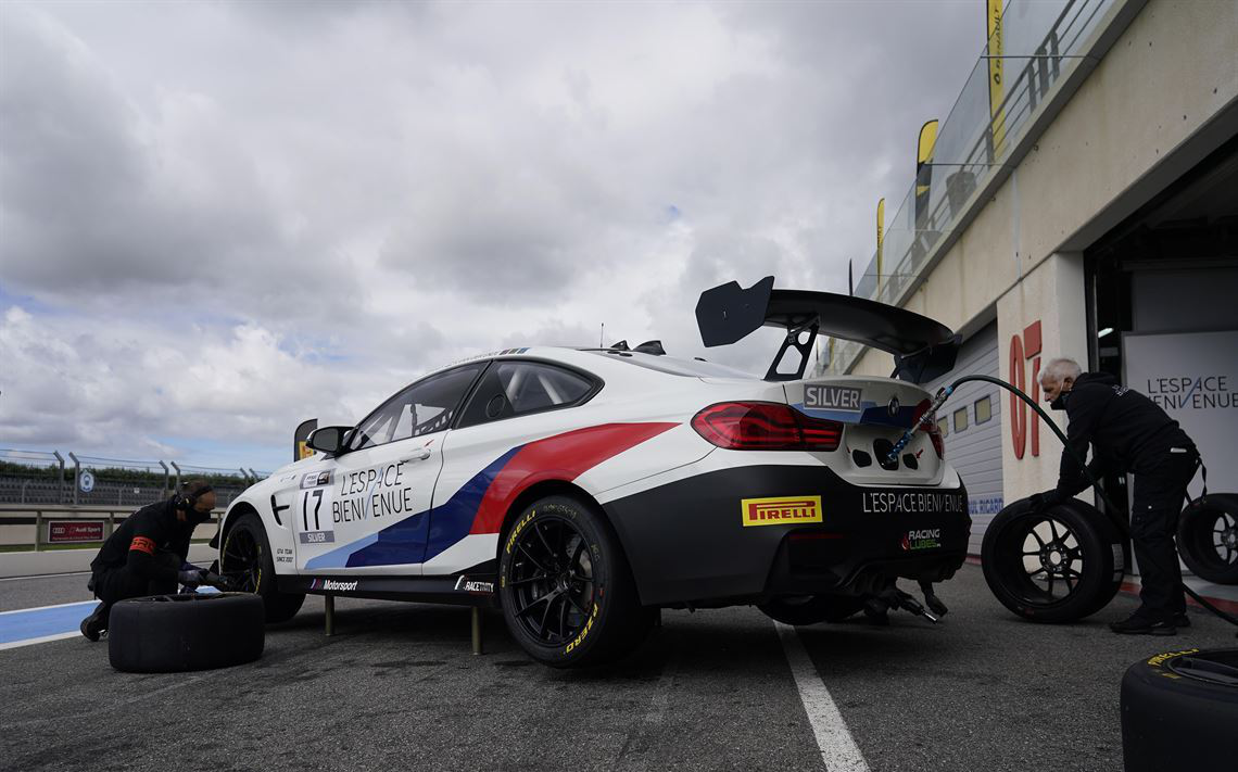 宝马M4 GT4 L'Espace Bienvenue