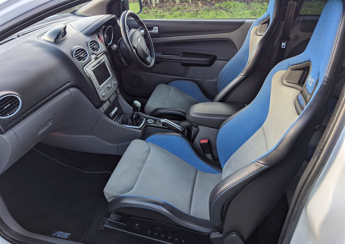 福特福克斯RS Hatchback  LUX 1&2 Frozen White Recaros