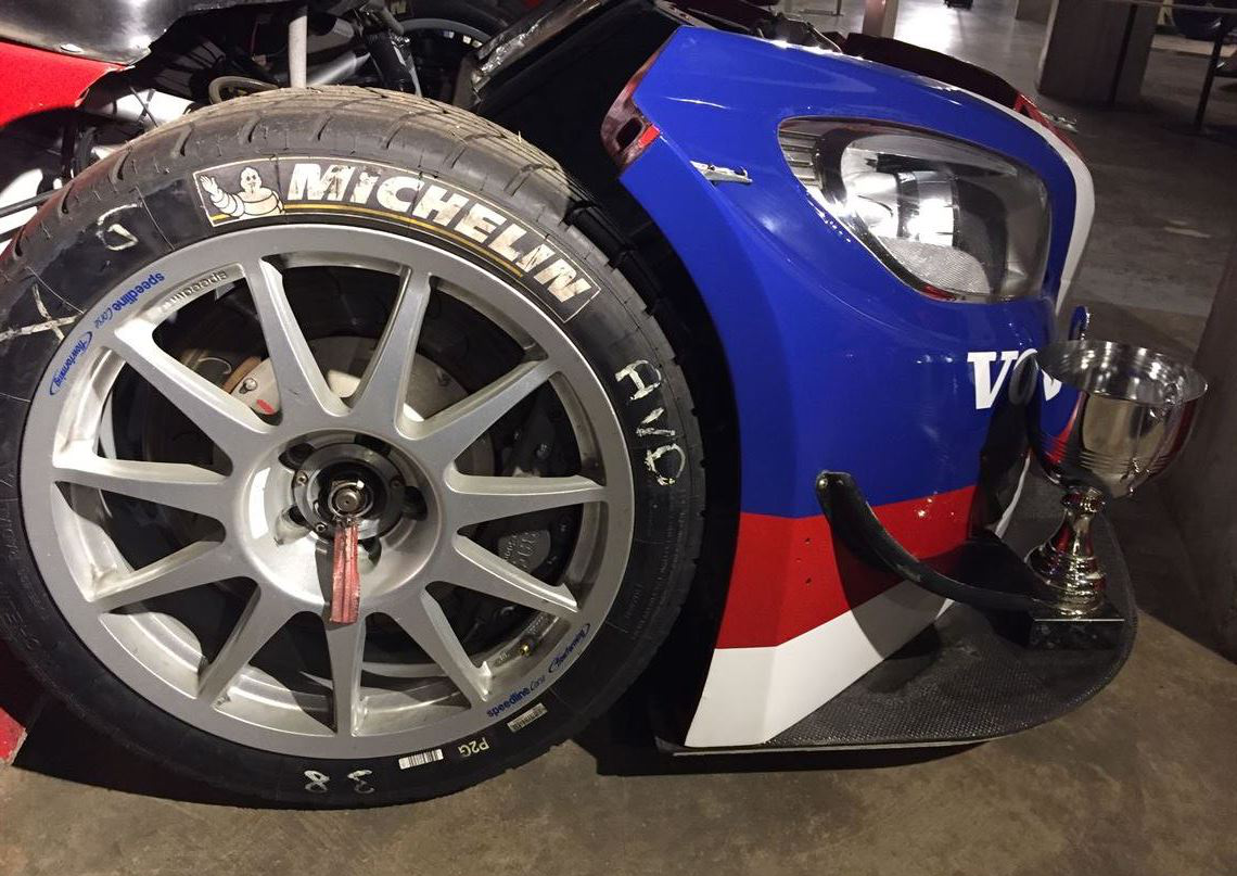 沃尔沃S60，中置V6发动机，Silhouette赛车