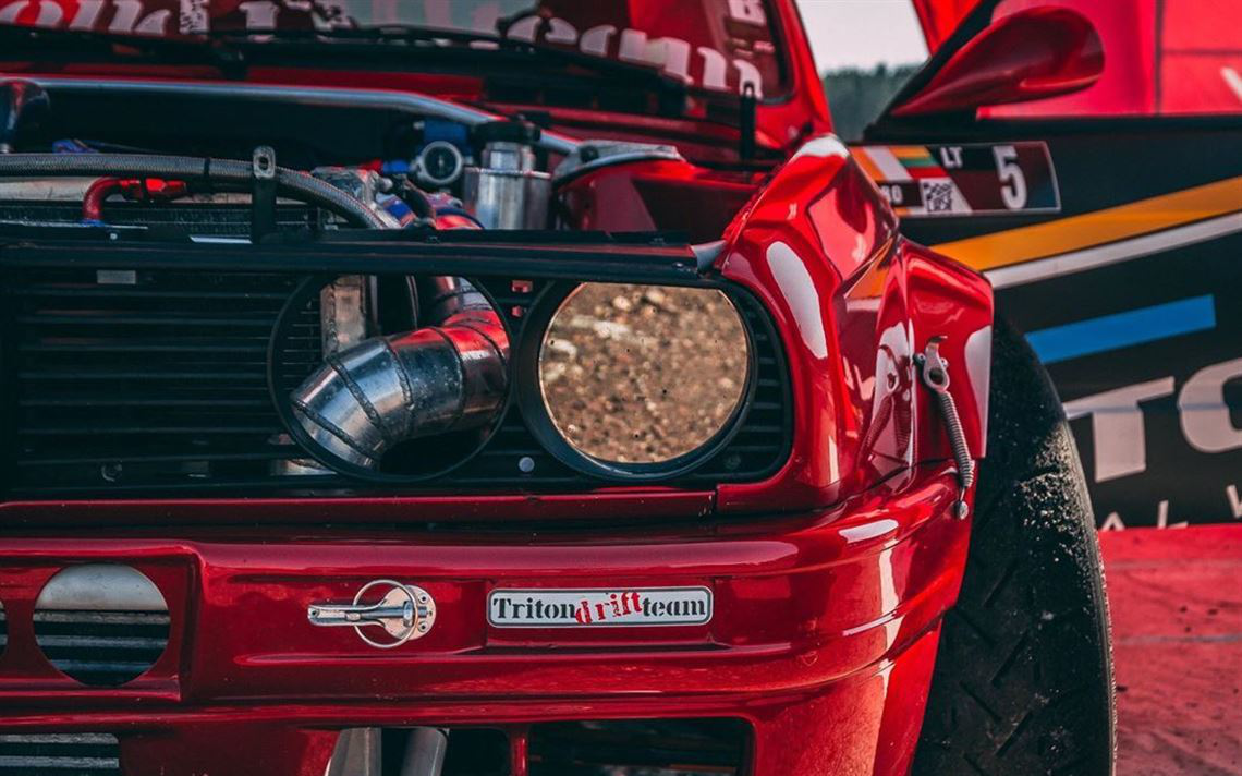 宝马E30 漂移赛车