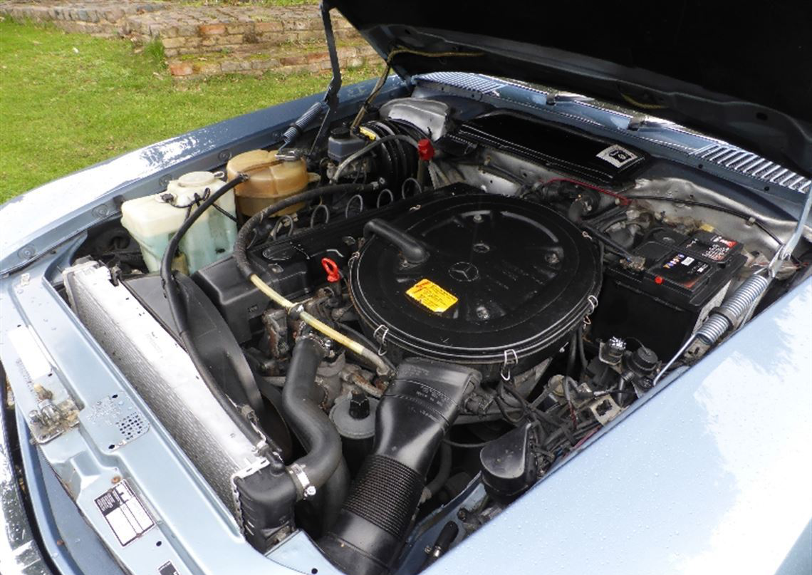 梅赛德斯-奔驰300SL Roadster