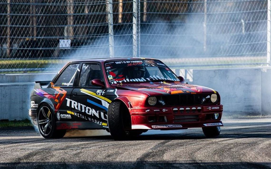 宝马E30 漂移赛车