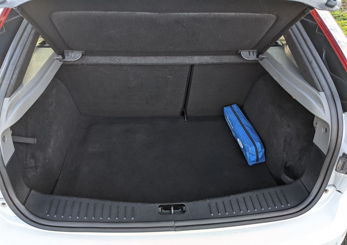 福特福克斯RS Hatchback  LUX 1&2 Frozen White Recaros