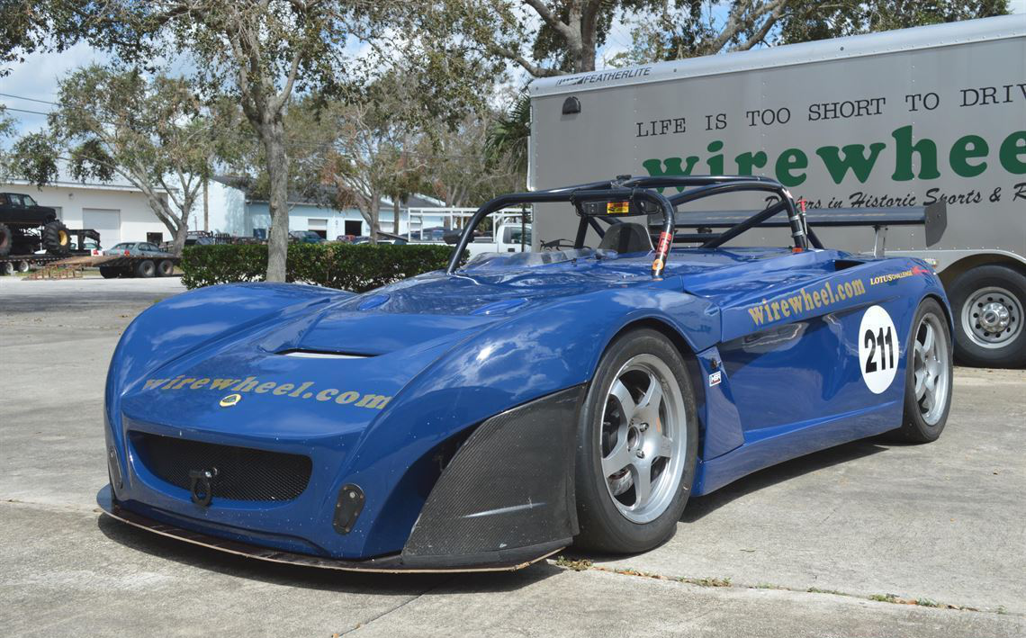 Lotus 2-Eleven赛车