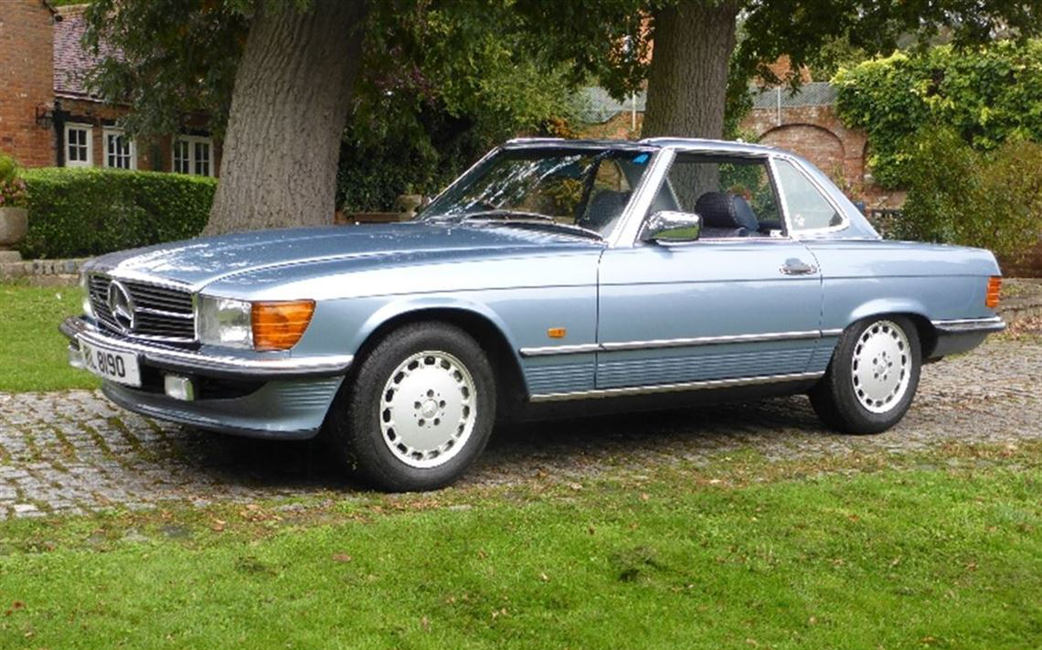 梅赛德斯-奔驰300SL Roadster