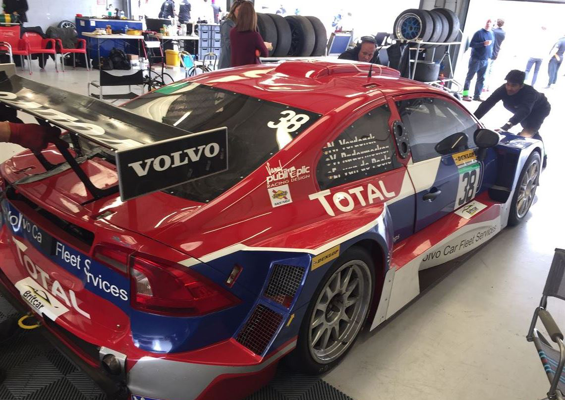 沃尔沃S60，中置V6发动机，Silhouette赛车