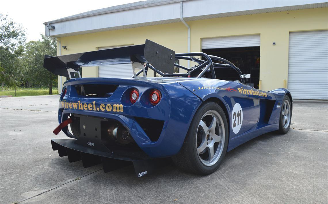 Lotus 2-Eleven赛车