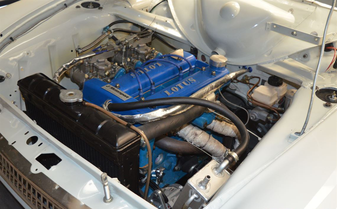 莲花Cortina FIA规格