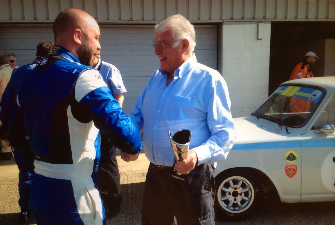 莲花Cortina FIA规格