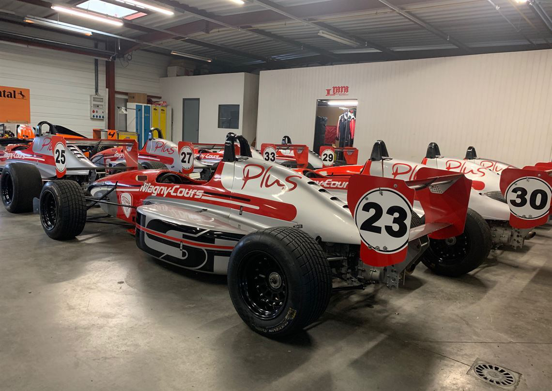 Lot de 8 Martini MK 75 + nombreuses pièces