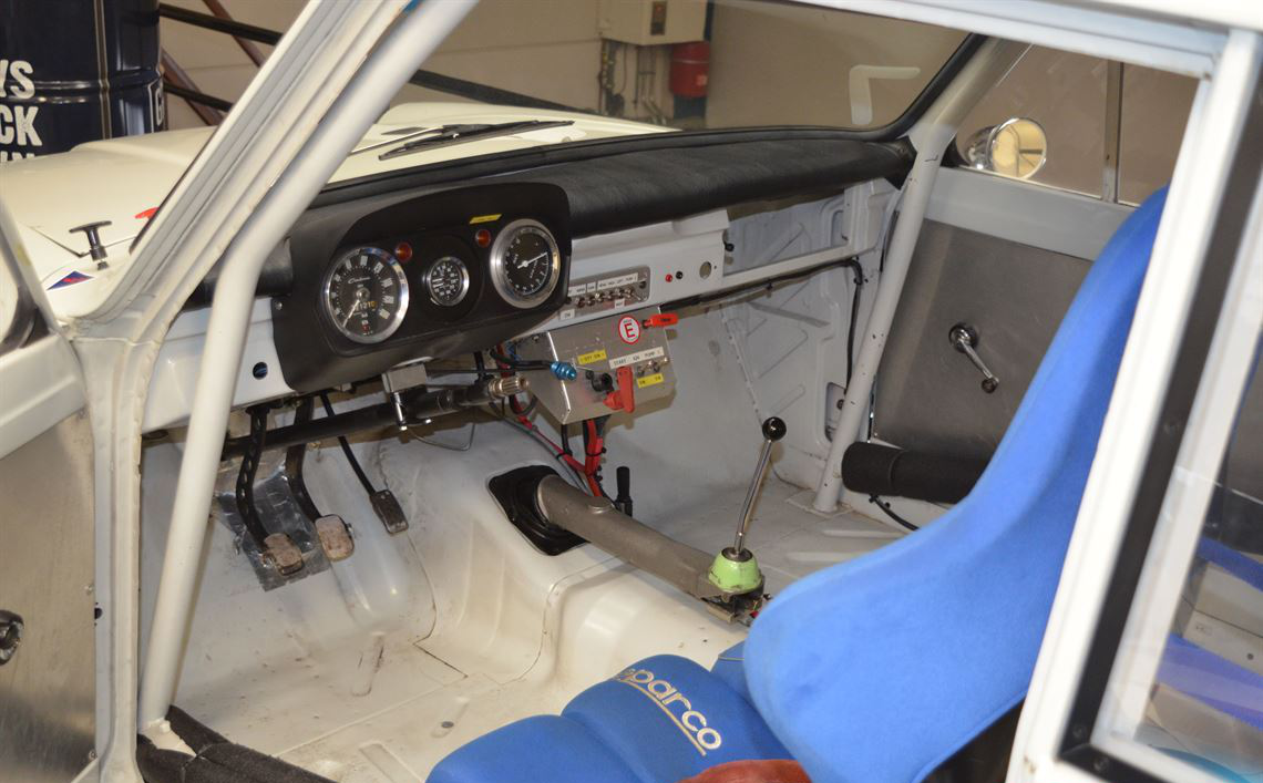 莲花Cortina FIA规格