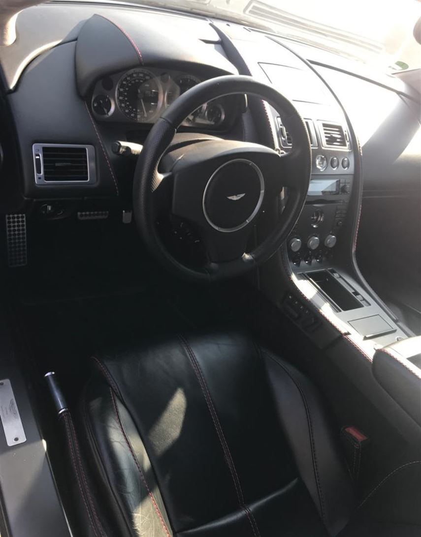 Aston Martin V8 Vantage Roadster