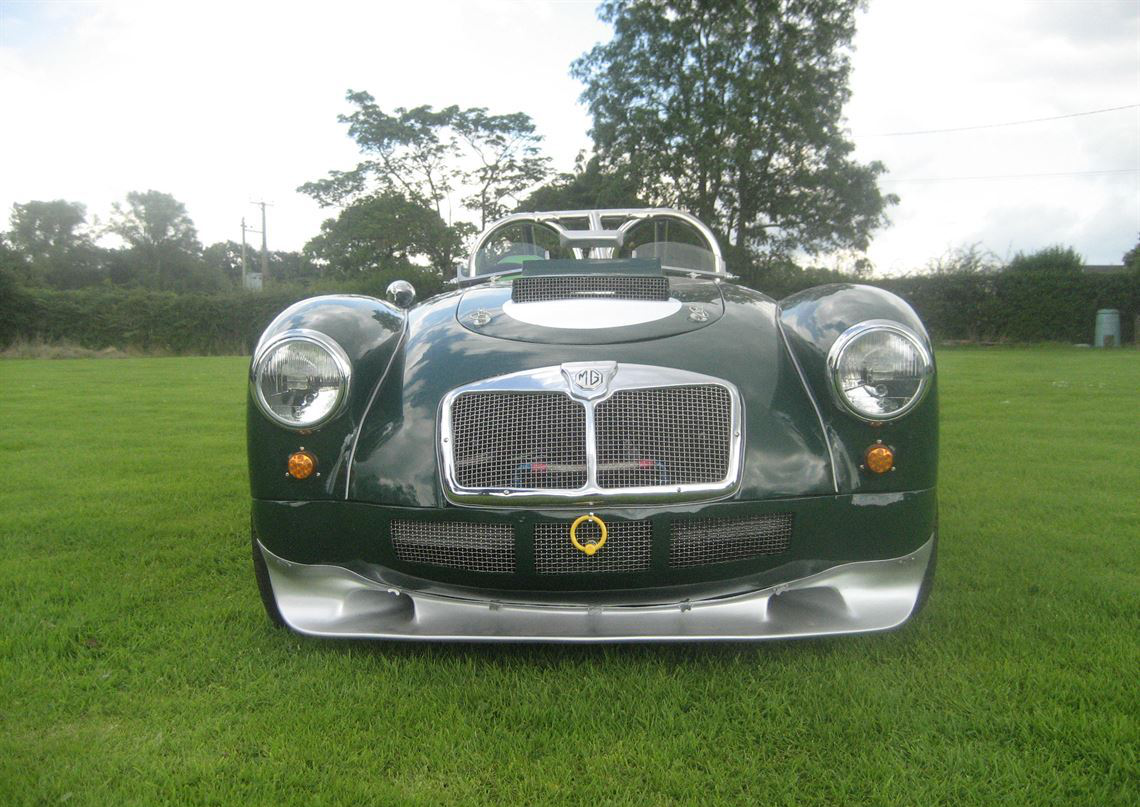 MG (เอ็มจี) MGA