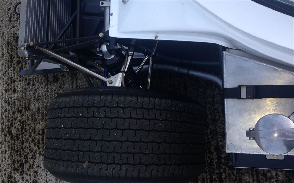 Chevron B16滚动底盘，可以选购FVC发动机