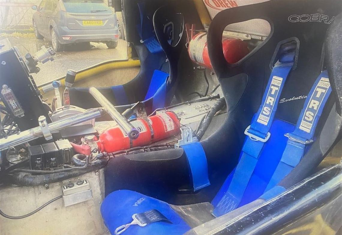 Land Rover  Defender  TOMCAT 106